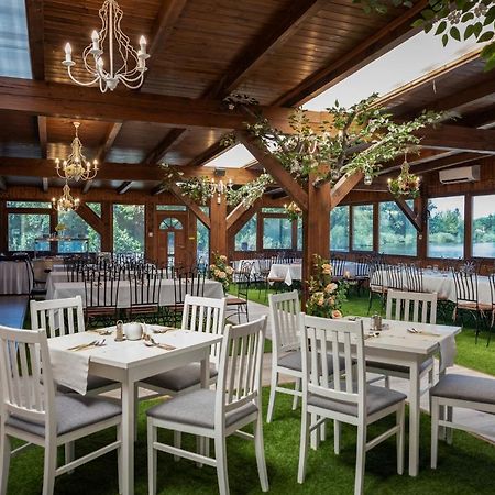 Eden Lounge Restaurant & Pension Veresegyház Екстериор снимка
