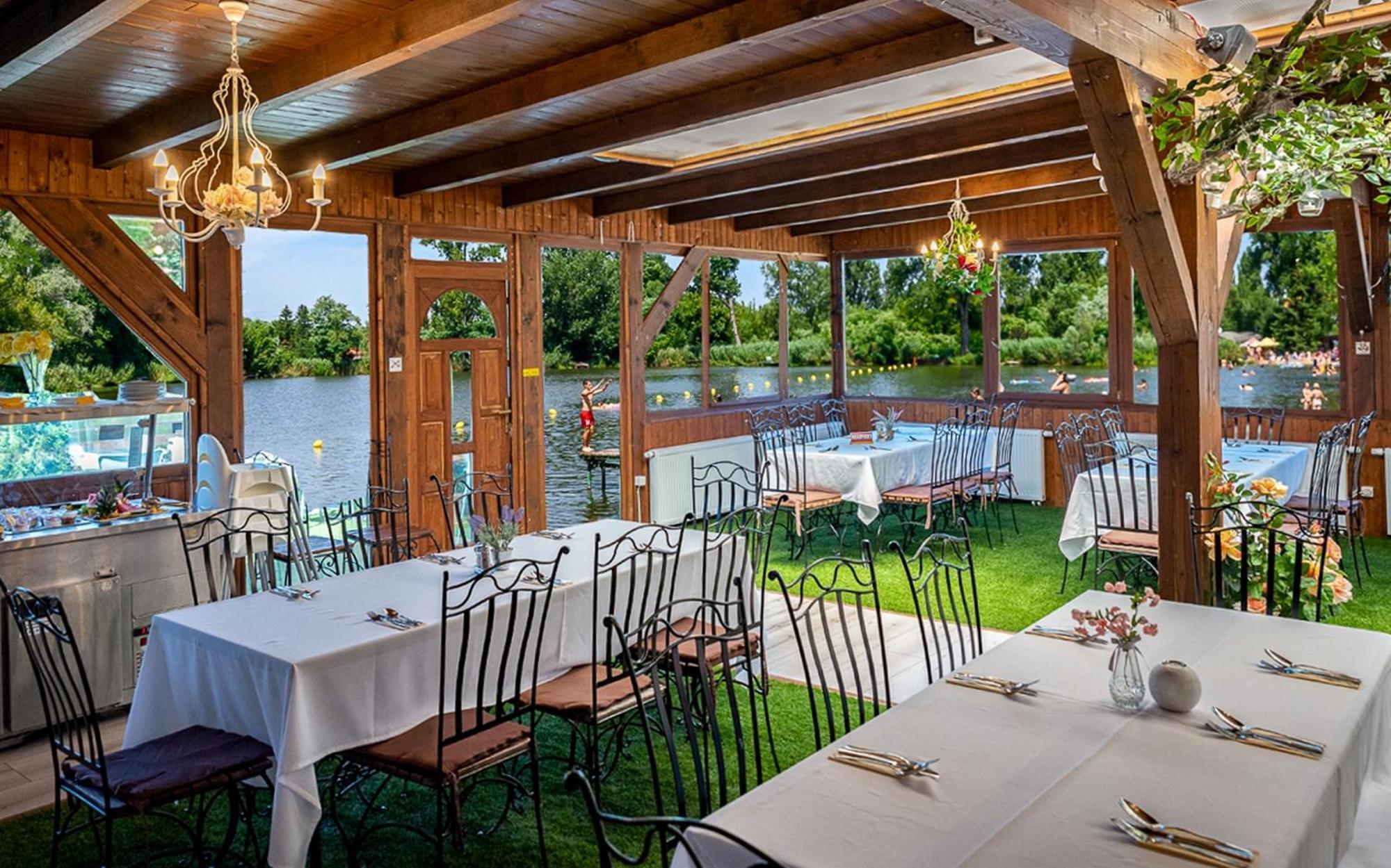 Eden Lounge Restaurant & Pension Veresegyház Екстериор снимка