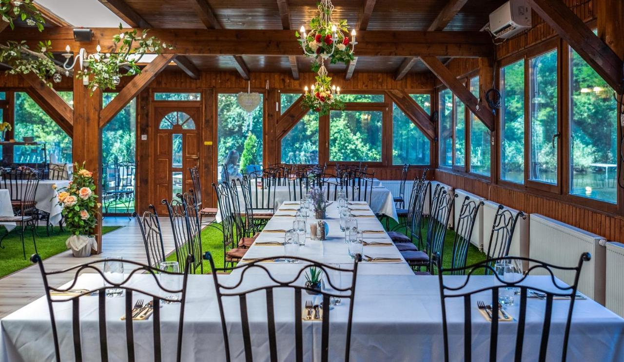Eden Lounge Restaurant & Pension Veresegyház Екстериор снимка
