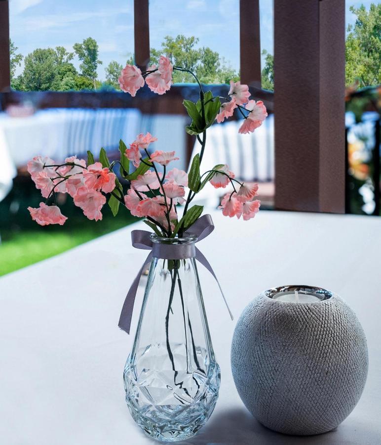 Eden Lounge Restaurant & Pension Veresegyház Екстериор снимка